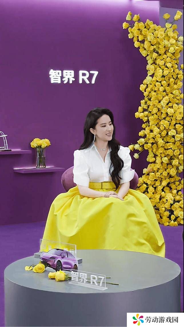 余承东揭秘：刘亦菲缘何成为鸿蒙智行大使，智界R7女性车主超四成